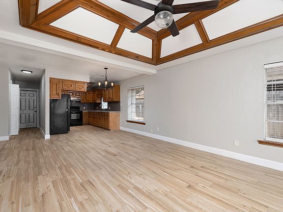 2nd image of 25 Oro Cir