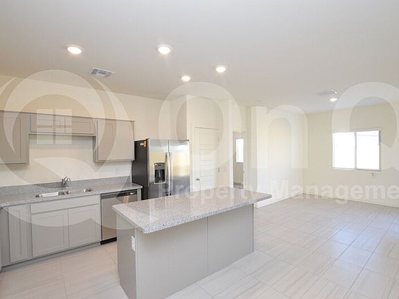 4th image of 954 E Penny Ln