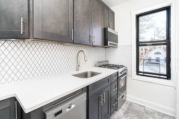 Rented by Modern Spaces | media 12