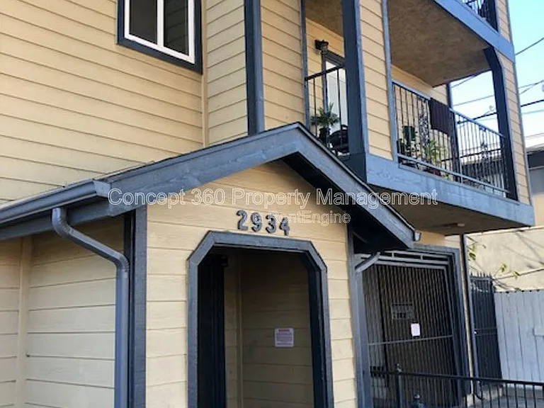 2934 E 11th St #101 — Photo 2