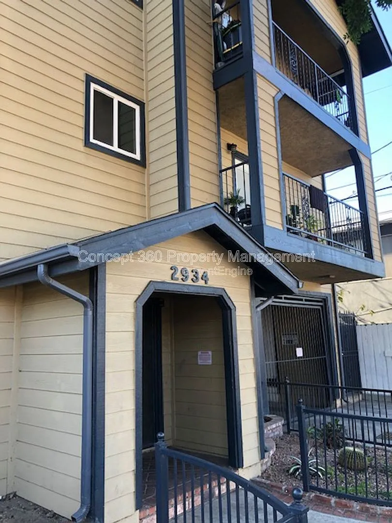 Building Photo - 2934 E 11th St #101