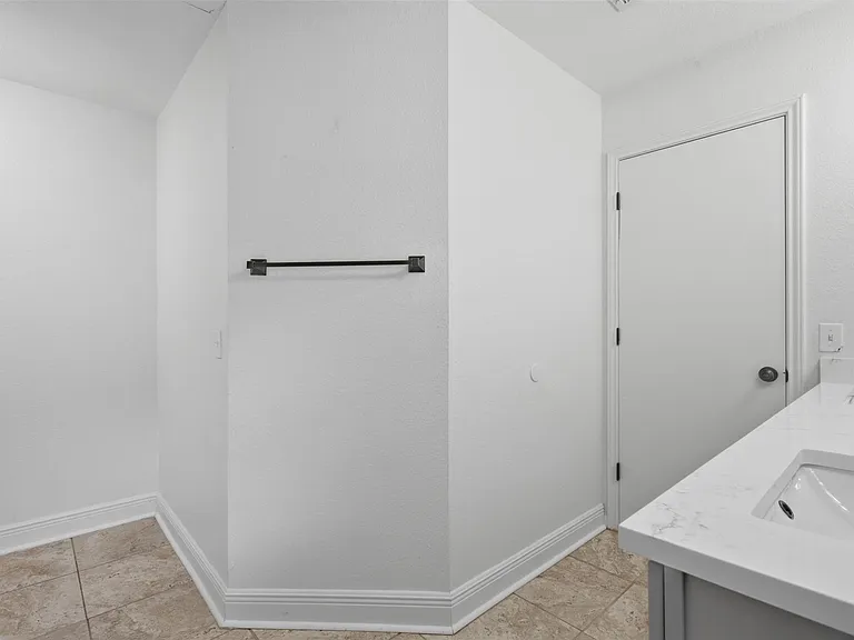 108 Songbird Ct — Photo 24