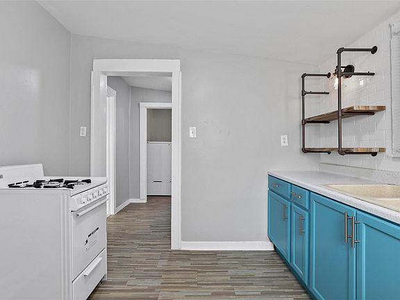 5th image of 2821 Gladstone Dr