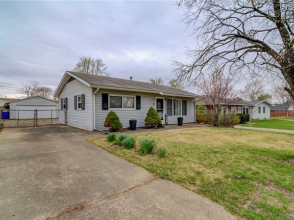 2nd image of 11 Meadow Terrace Dr