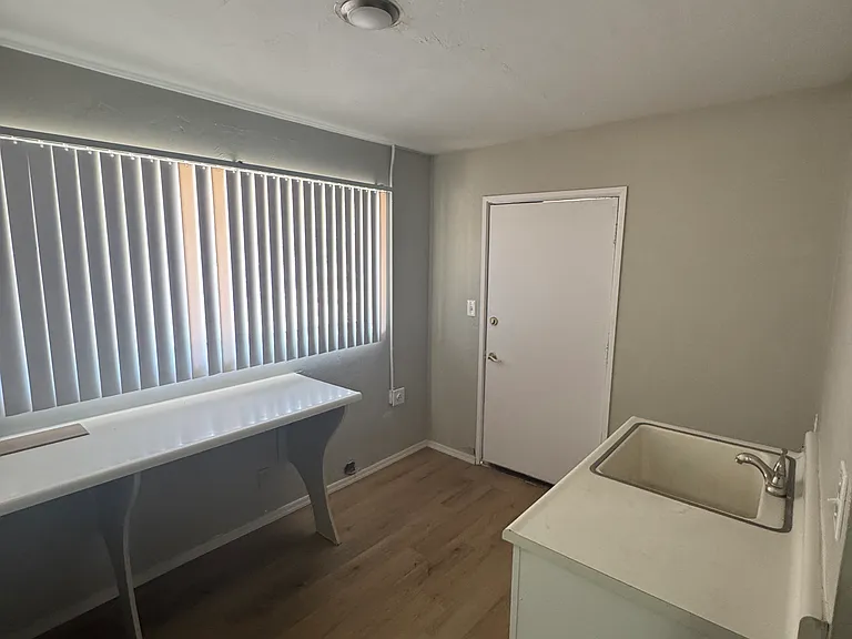 3537 N Jackson Ave — Photo 10