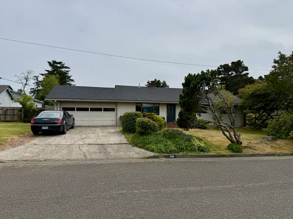 2589 14th St, North Bend, OR 97459