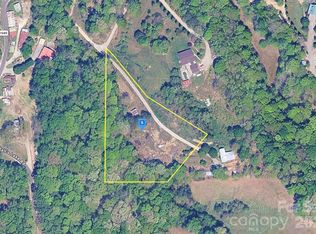 7400 Dennis Rd, Walnut Cove, NC 27052