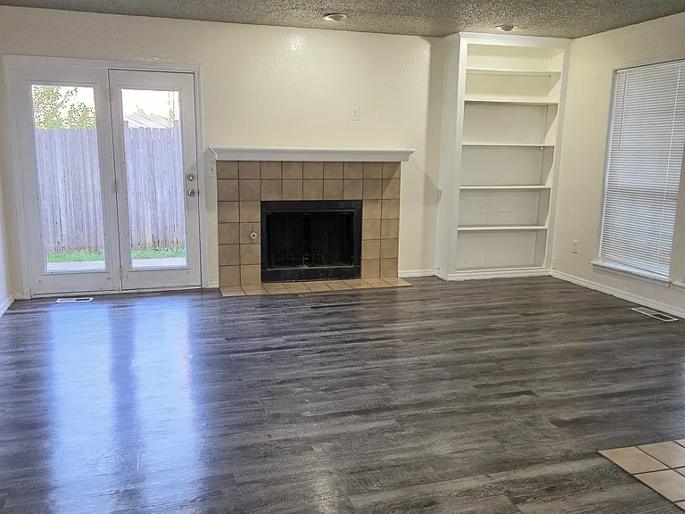 8101 NW 120th St — Photo 3
