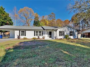 5867 Millstone Ln, Pfafftown, NC 27040