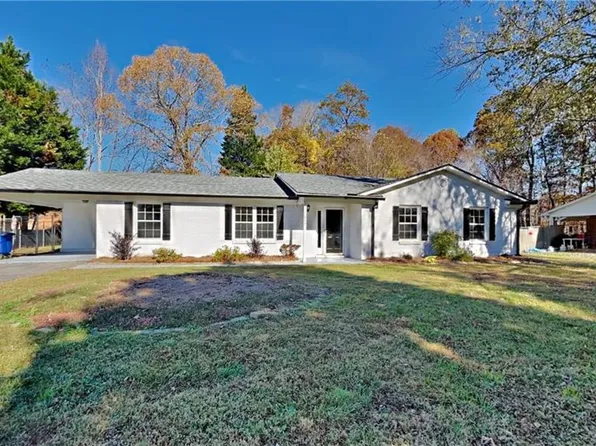 5867 Millstone Ln, Pfafftown, NC 27040