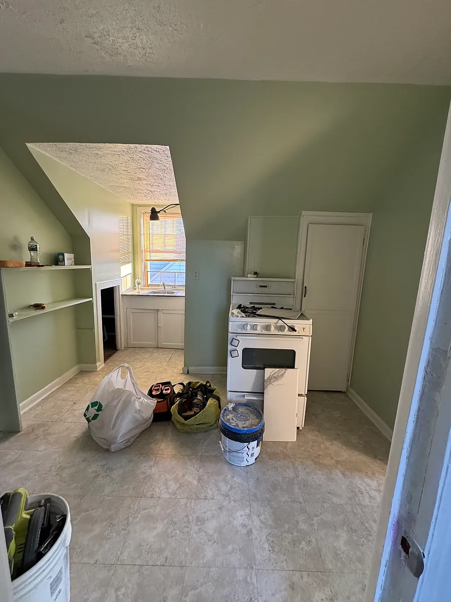 Building Photo - 151 Maple Ave #2