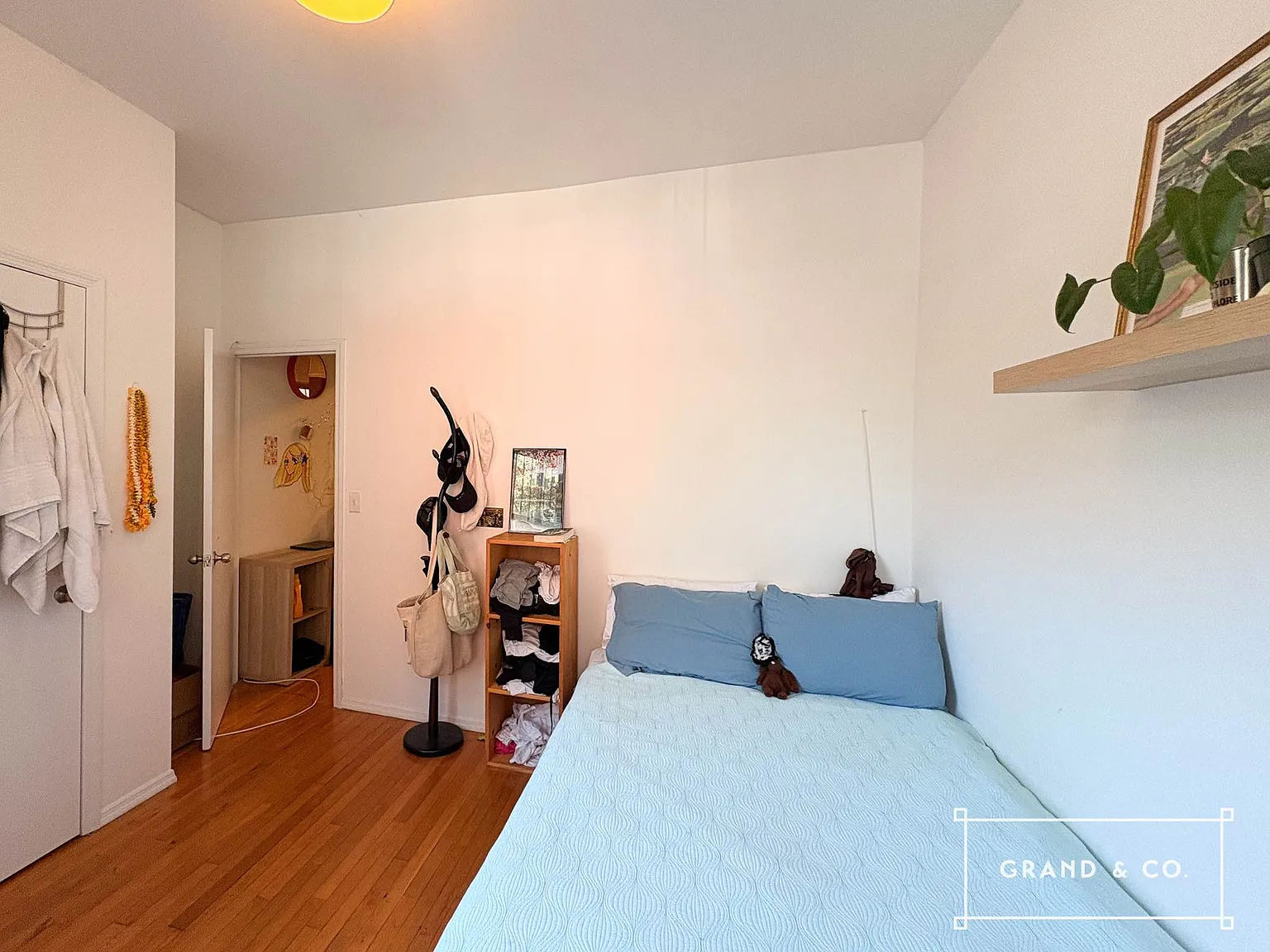 14 Maujer Street — Photo 2