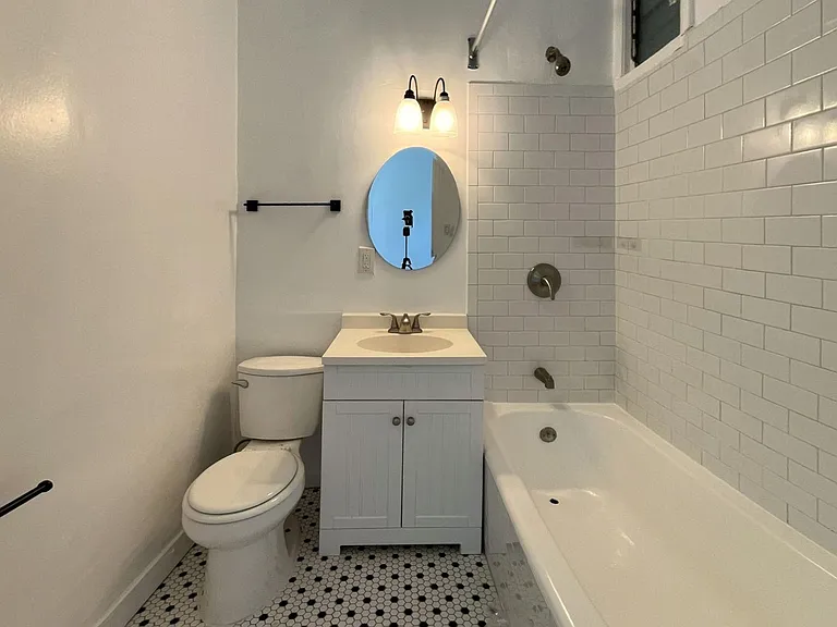 Sunset Apts...Gorgeous Newly Remodeled Apartments..CALL NOW! — Photo 7