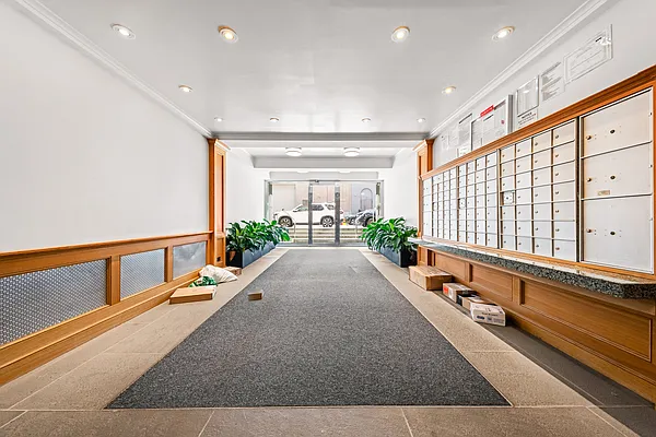 Rented by REAL New York | media 7