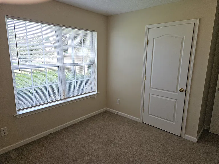 403 Ford Ct — Photo 27
