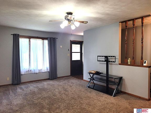 5th image of 316 Pinewood Ave