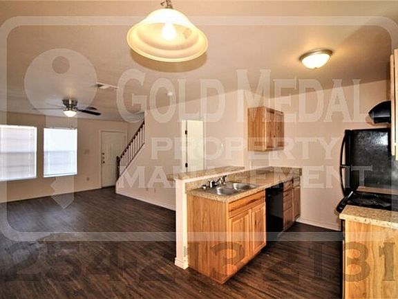 3rd image of 5805 Redstone Dr #B