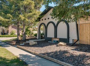 10704 N Oakfield Dr SW, Calgary, AB T2W 2C9