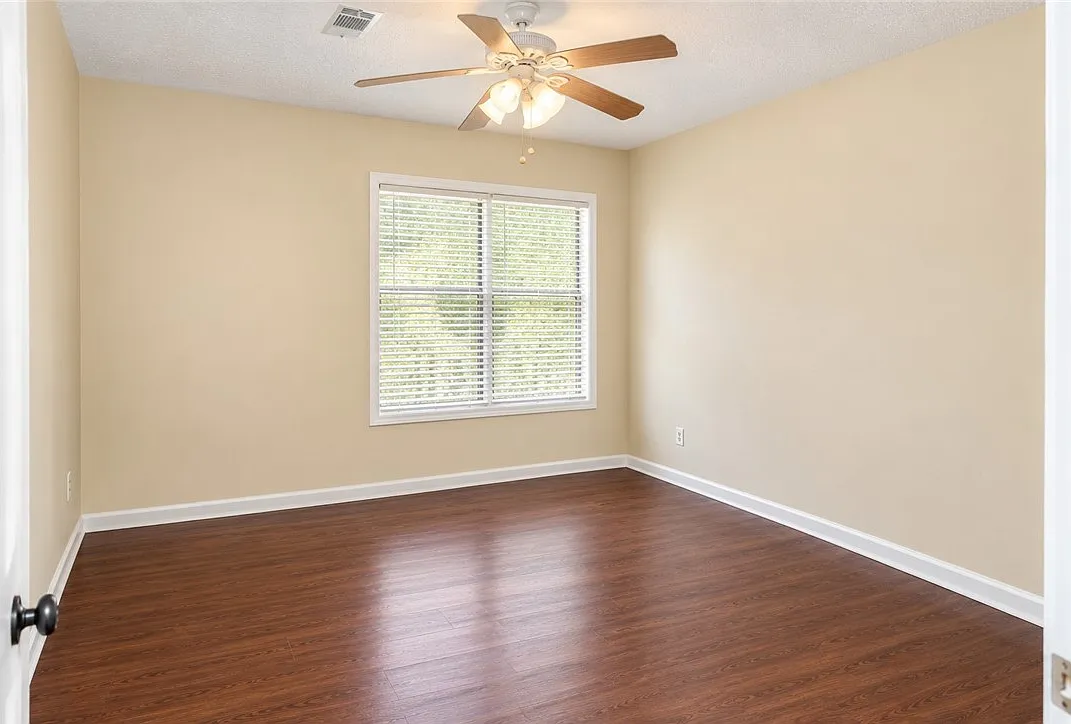 3 bed, 1633 sqft, $1,500 — Photo 3