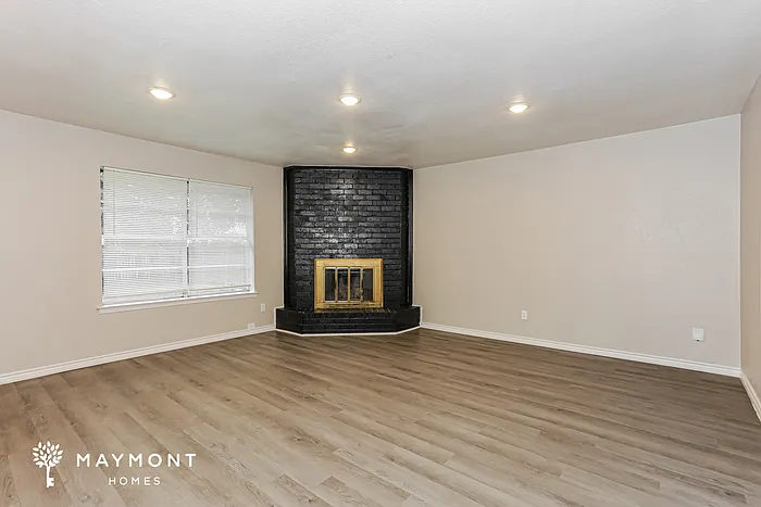 4 bed, 2.0 bath, 1602 sqft, $1,975 — Photo 3
