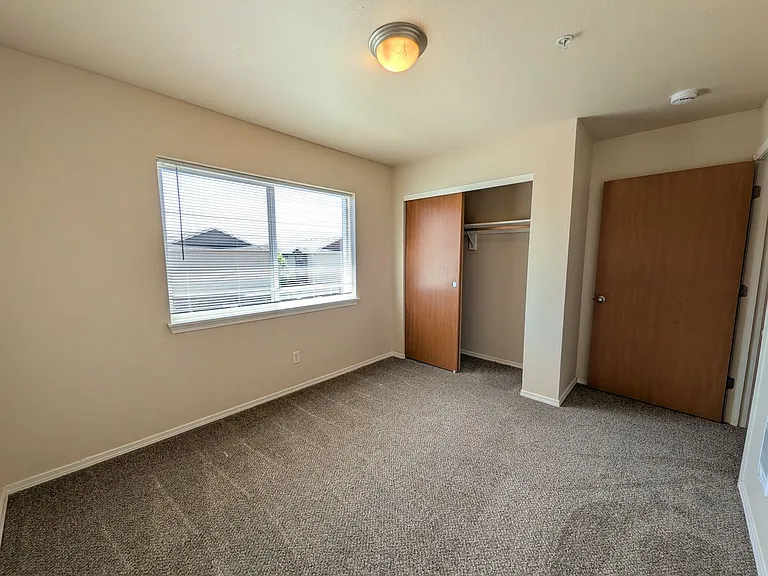Wellesley Park Apartments — Photo 134
