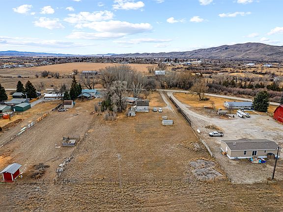 3rd image of 59 Centerville Rd