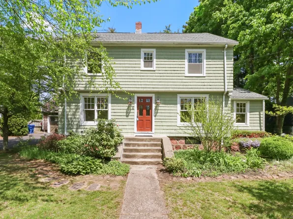 6 Tunxis Street, Farmington, CT 06032
