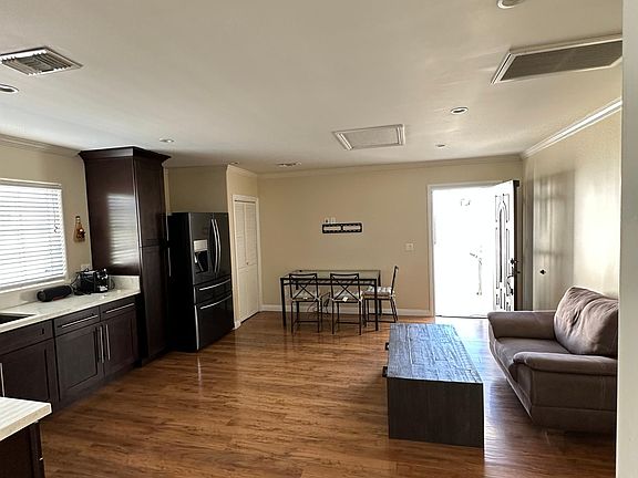 2nd image of 6415 Camellia Ave
