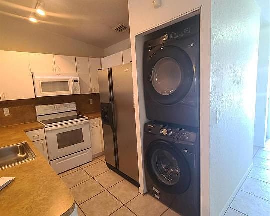 3rd image of 11415 SW 17th Ct