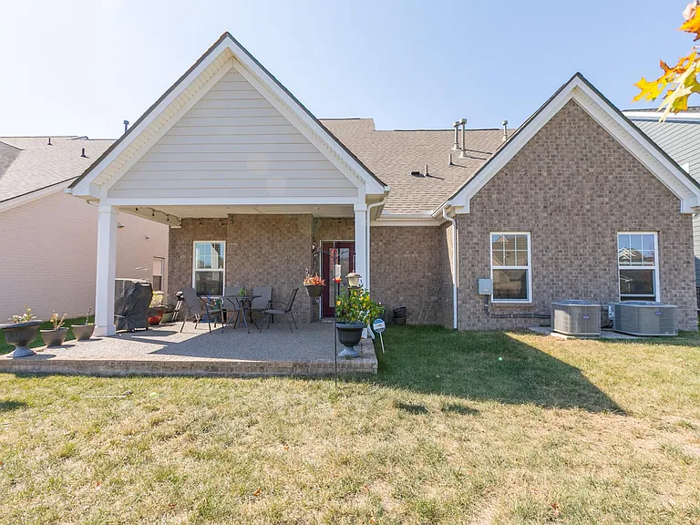1055 Crisp Spring Dr — Photo 46