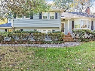 64 Chestnut St, New Providence, NJ 07974