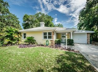 340 Woodlawn Ave, Belleair, FL 33756