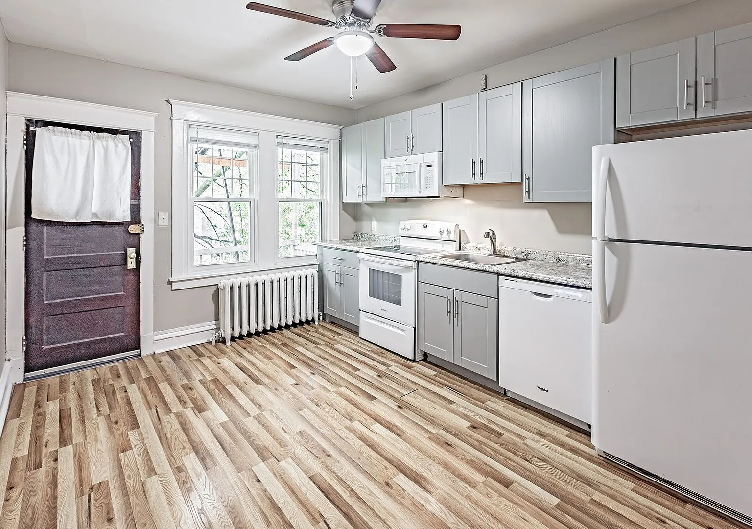 2 bedroom, 1 bathroom apartment - City of Wilmington — Photo 3
