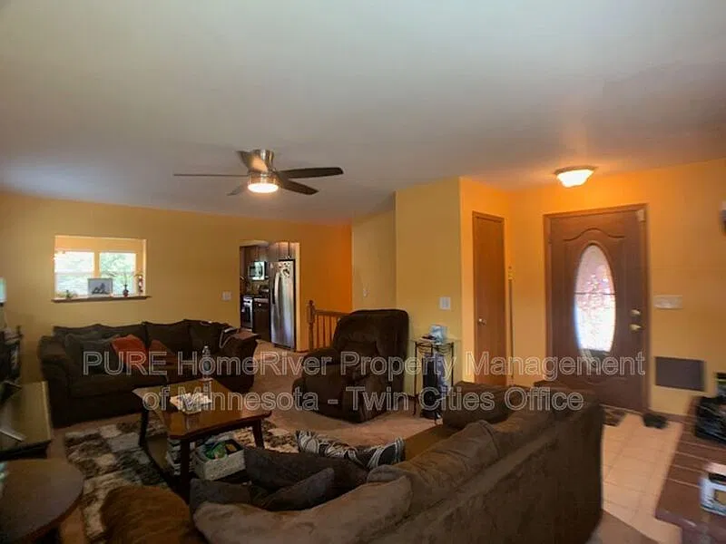 4 bed, 2.0 bath, 1476 sqft, $2,649 — Photo 3