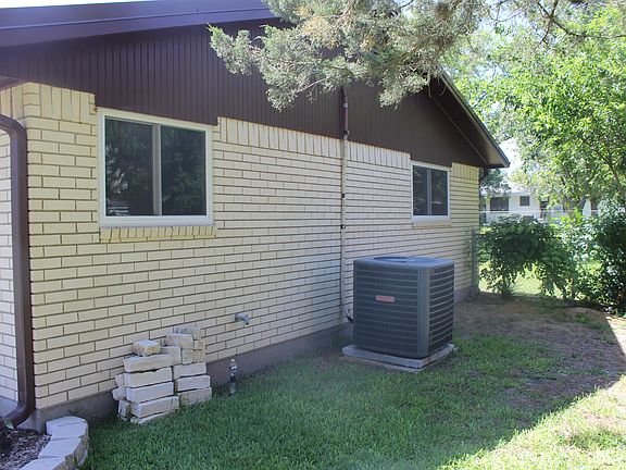 4th image of 911 Muecke Dr