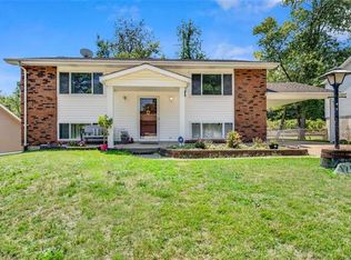 12036 Glenpark Dr, Maryland Heights, MO 63043