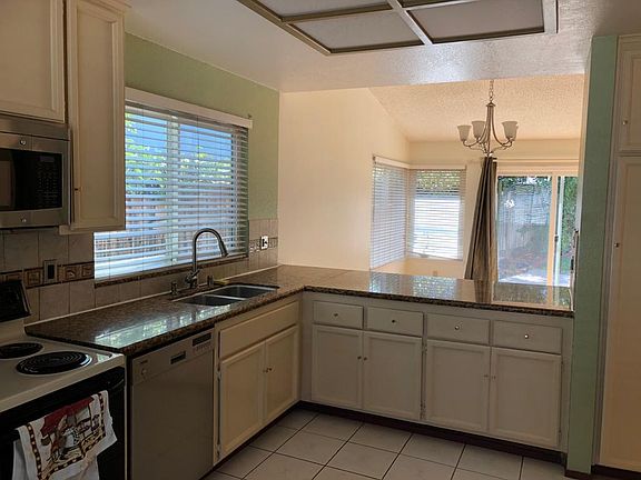 4th image of 2999 Mount Clare Dr