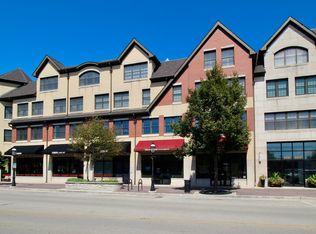 10 E Burlington St UNIT 2B, Riverside, IL 60546