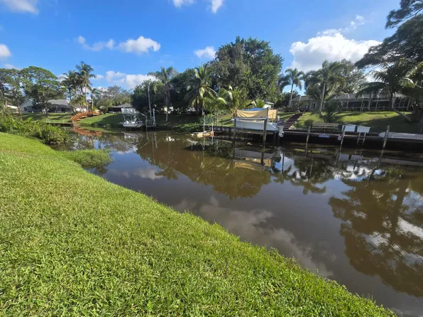 178 NE Dominican Terrace, Port St Lucie, FL 34983
