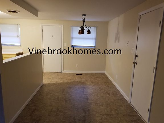 3rd image of 1924 N Fairhaven Dr