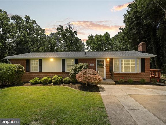 2nd image of 6224 Thornwood Dr