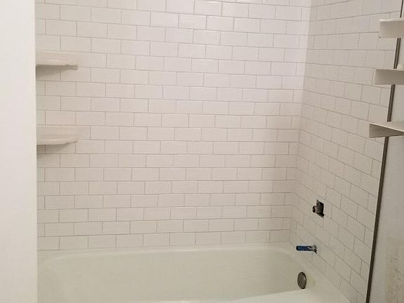 4th image of 2245 Seaside St
