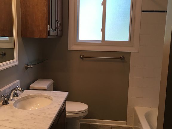 5th image of 1145 Sussex Ln