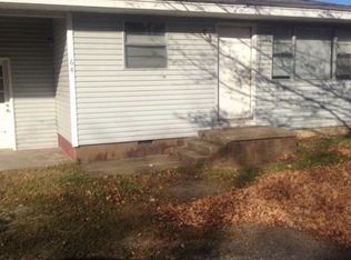 60 Neal St, Farmington, AR 72730