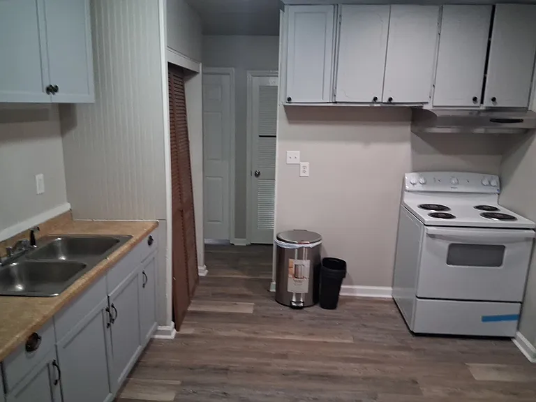 Crimson Cir — Photo 6