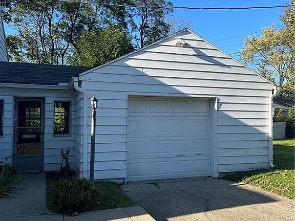 3rd image of 101 Urbana Pawpaw Street Ave