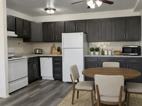 Oak Ridge Apartments