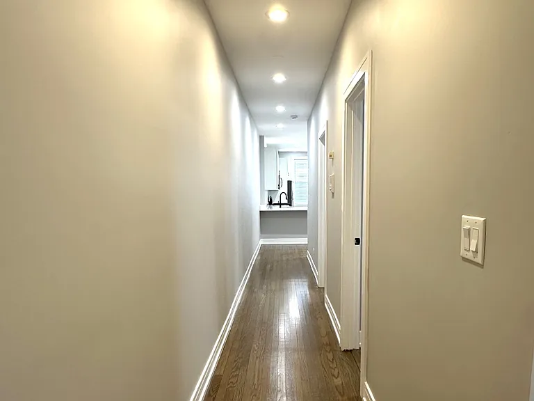 5454 N Paulina St #1 — Photo 6