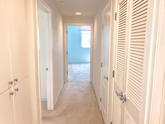 3rd image of 131 E San Fernando St #402