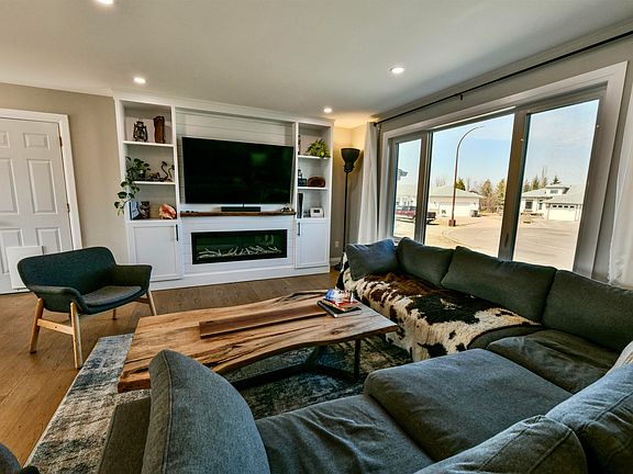 4th image of 4422 58th St